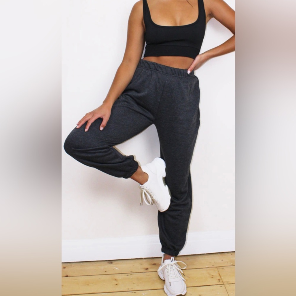 BNWT Petite PrettyLittleThing Joggers